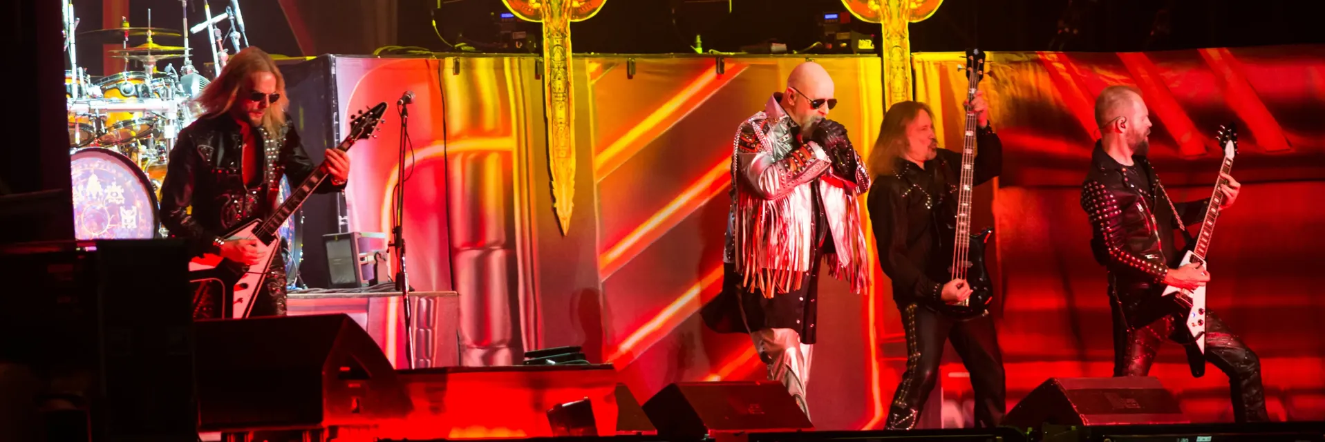 Fanatix - Hero image of main subject for this landing page