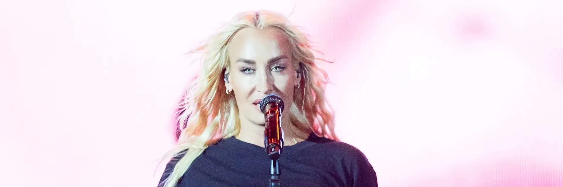 Fanatix - Hero image of main subject for this landing page