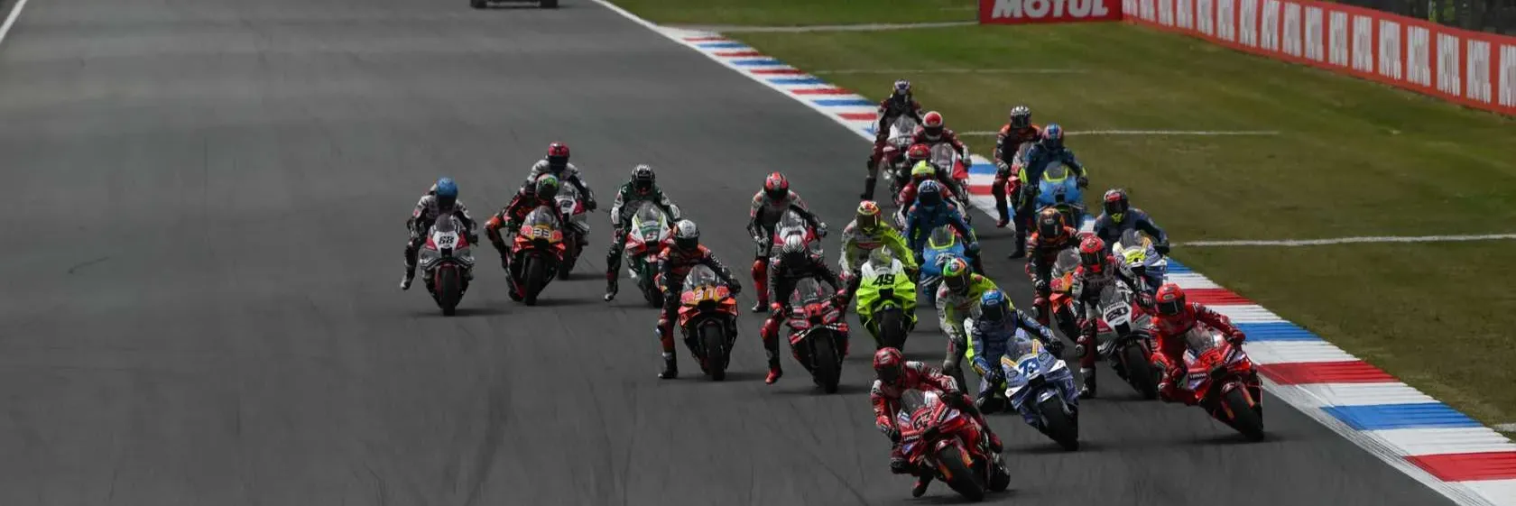 Fanatix - Hero image of main subject for this landing page