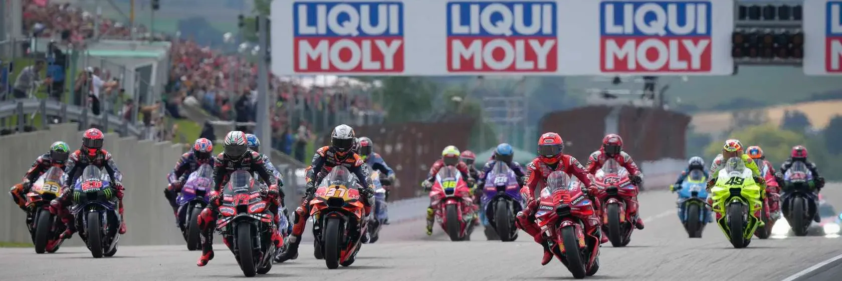 Fanatix - Hero image of main subject for this landing page