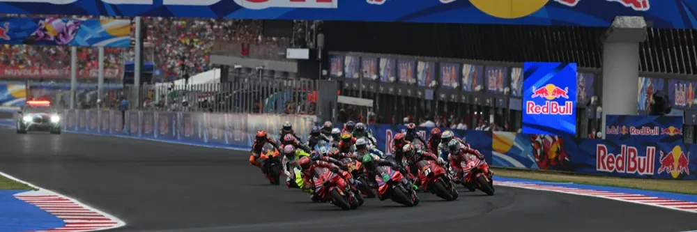 Fanatix - Hero image of main subject for this landing page