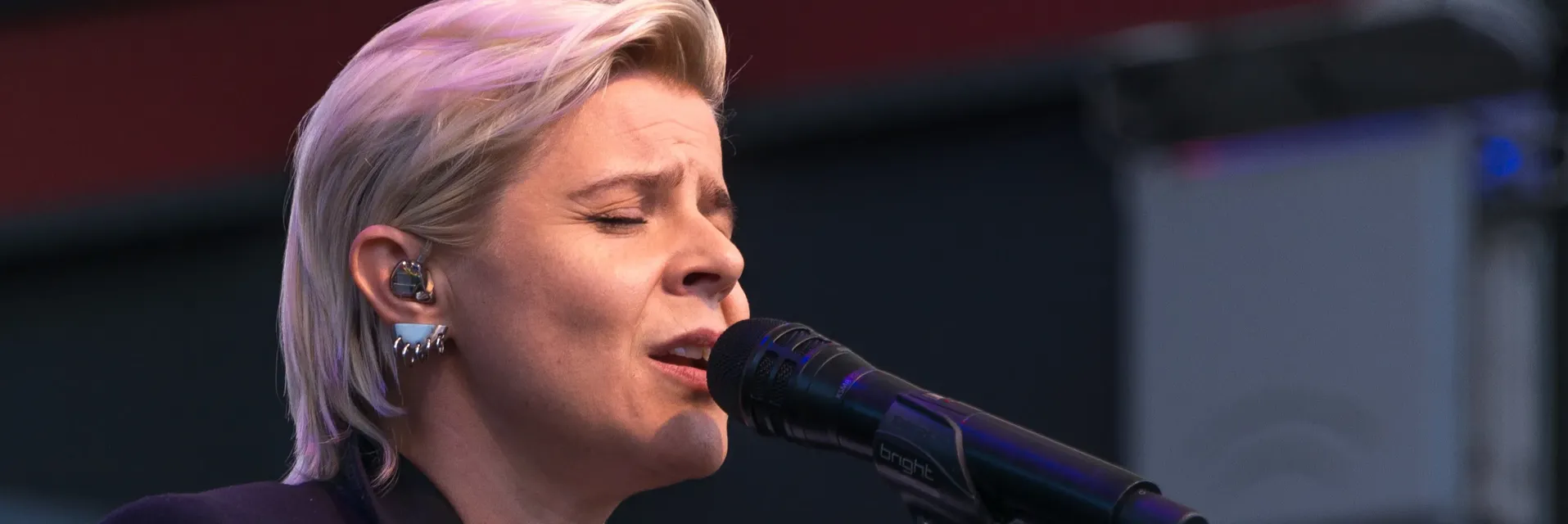 Fanatix - Hero image of main subject for this landing page